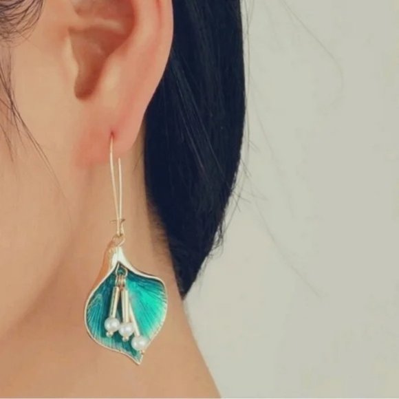 ANTHROPOLOGIE FLORAL PETAL DROP EARRINGS - Picture 2 of 5